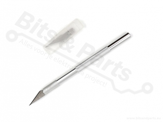Hobby knife with extra blades